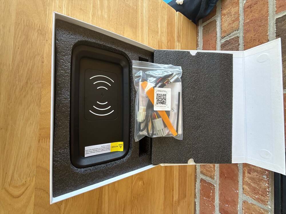 Chevrolet Silverado 2015-2018 Center Console Wireless Car Charger Pad